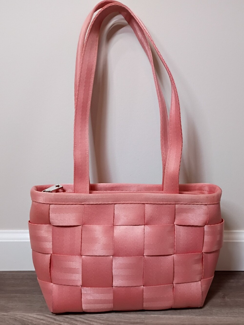 Harveys Vintage Y2K Bubblegum Pink Woven Seatbelt Zip Top Tote Shoulder Handbag